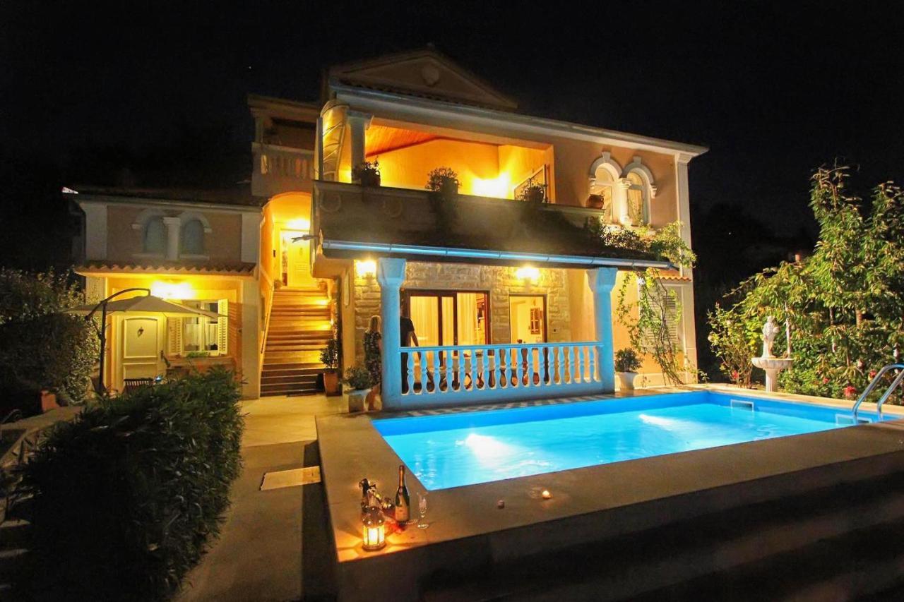 Family Friendly Apartments With A Swimming Pool Lovran, Opatija - 14178 Eksteriør billede