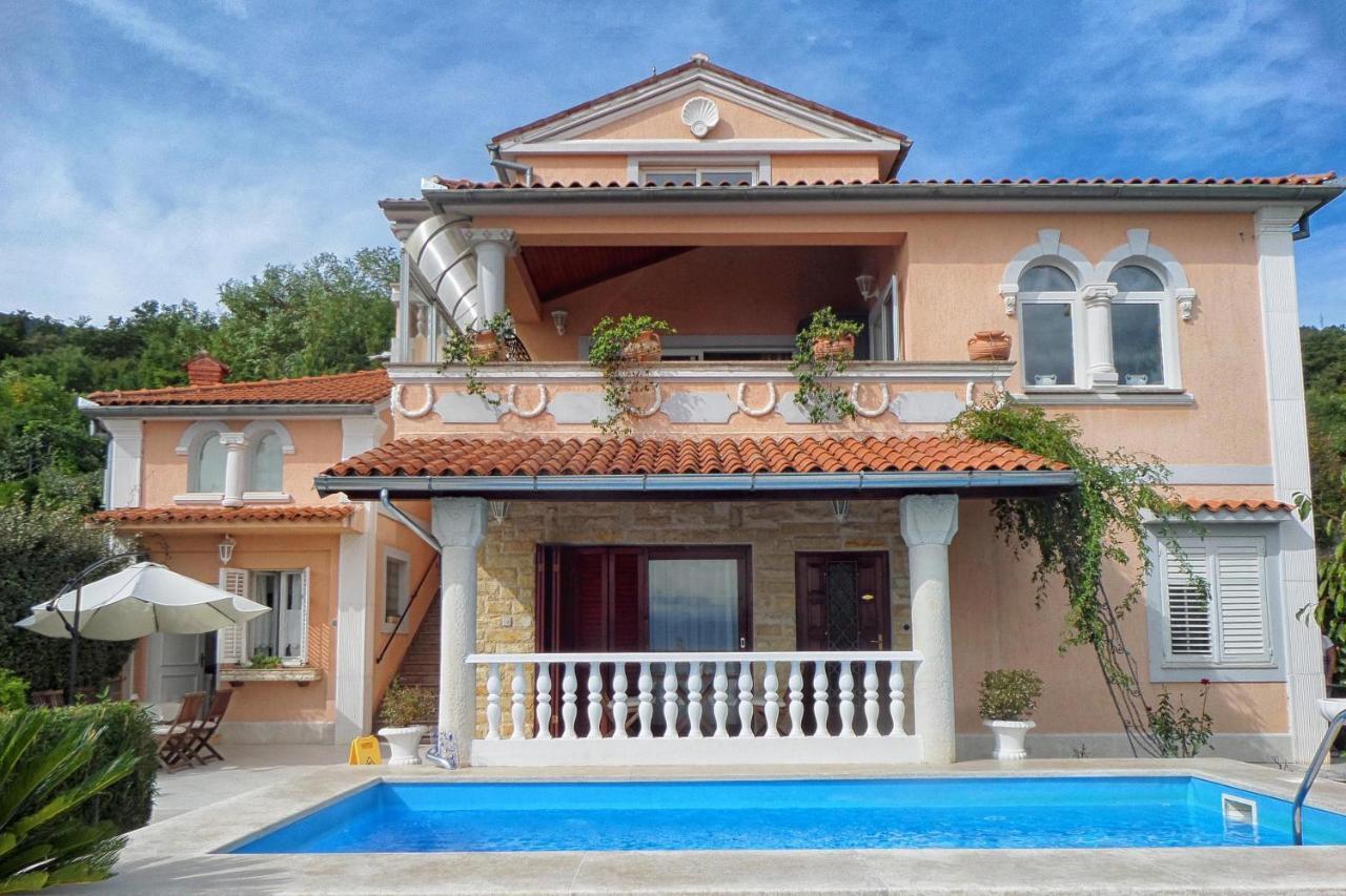 Family Friendly Apartments With A Swimming Pool Lovran, Opatija - 14178 Eksteriør billede