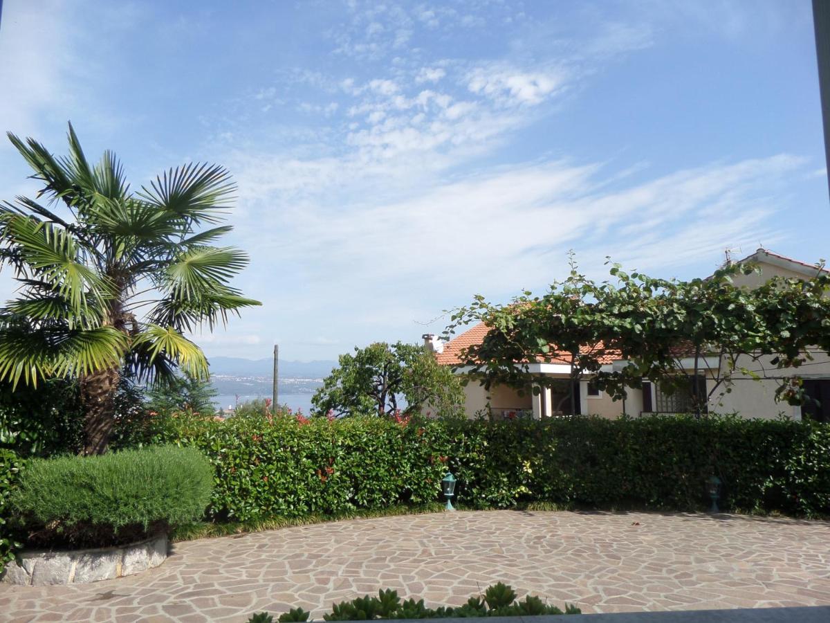 Family Friendly Apartments With A Swimming Pool Lovran, Opatija - 14178 Eksteriør billede