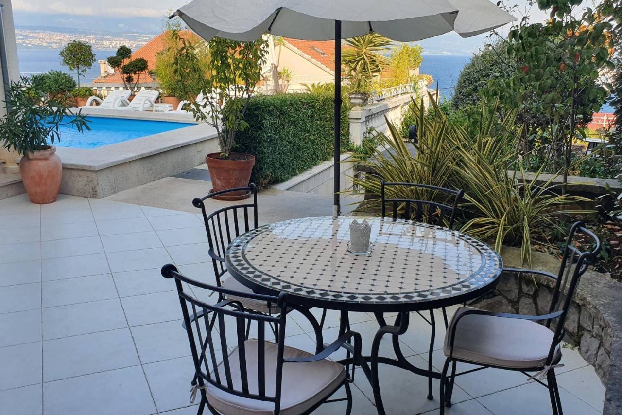 Family Friendly Apartments With A Swimming Pool Lovran, Opatija - 14178 Eksteriør billede
