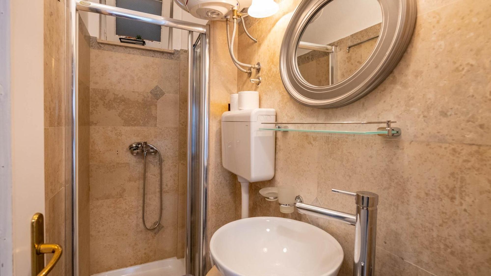 Family Friendly Apartments With A Swimming Pool Lovran, Opatija - 14178 Eksteriør billede
